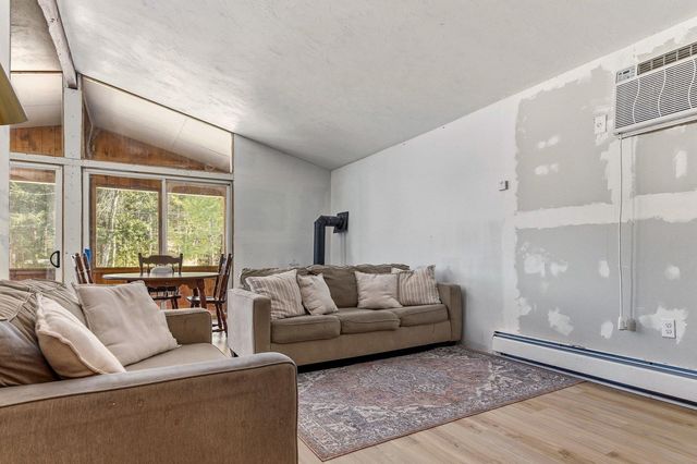 9 W Hill Place, Barnstead, NH 03225