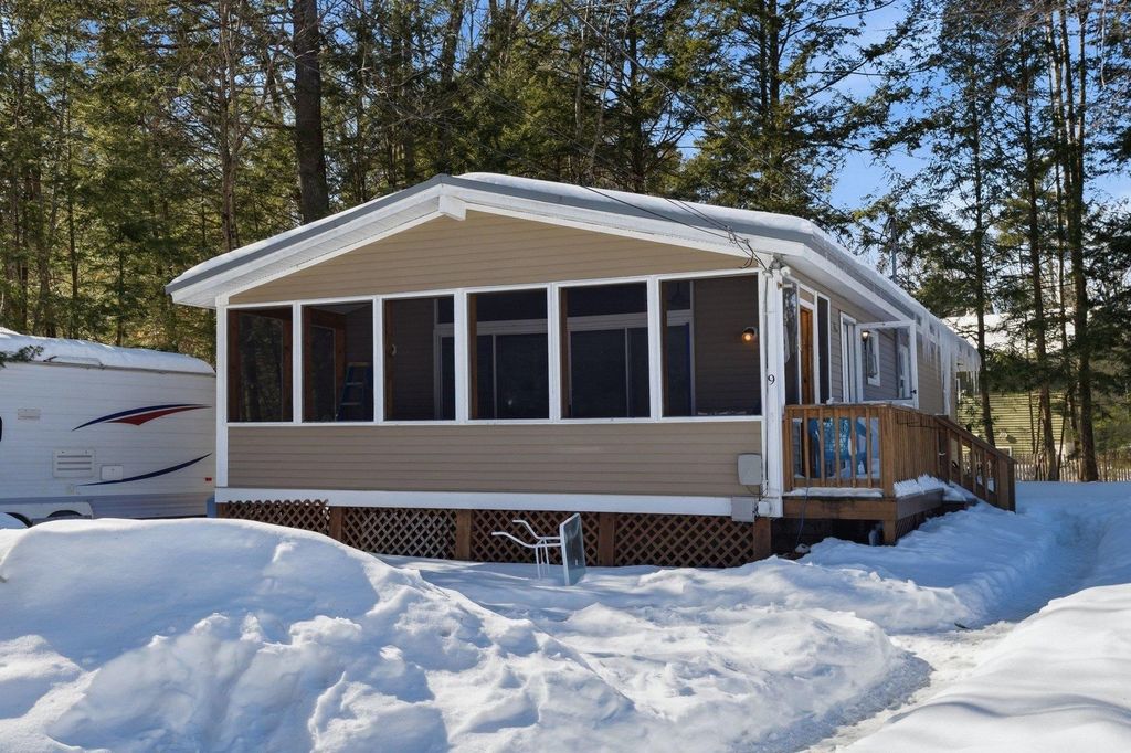 9 W Hill Place, Barnstead, NH 03225