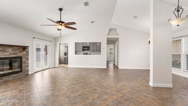 105 Saratoga Place, Lynn Haven, FL 32444