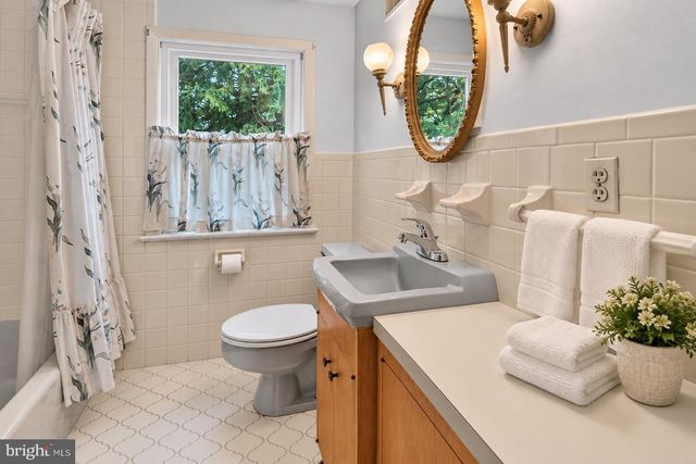 605 GREENWAY AVE, Trenton, NJ 08618