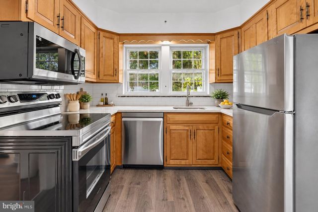 605 GREENWAY AVE, Trenton, NJ 08618