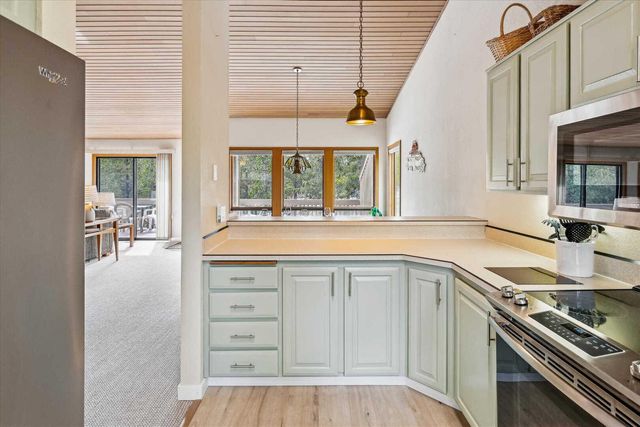 57671 Poplar Lane 23, Sunriver, OR 97707