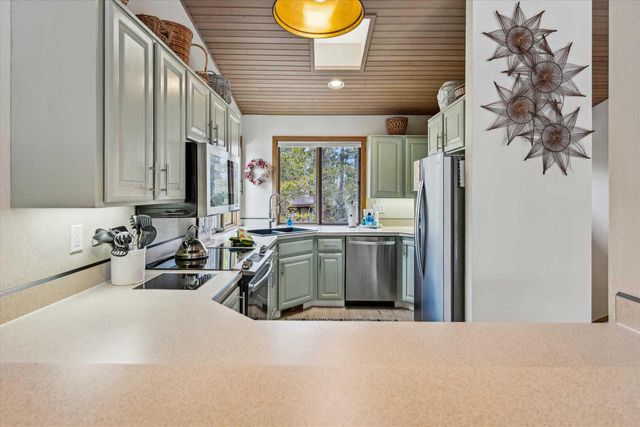 57671 Poplar Lane 23, Sunriver, OR 97707