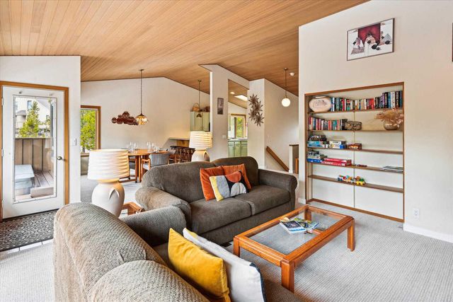 57671 Poplar Lane 23, Sunriver, OR 97707