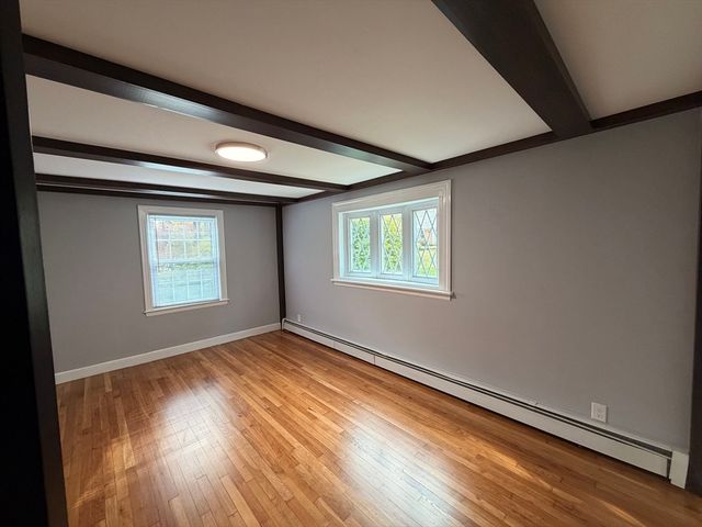 33 Highland St, Webster, MA 01570
