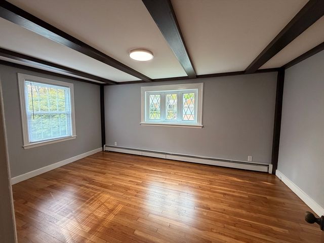 33 Highland St, Webster, MA 01570