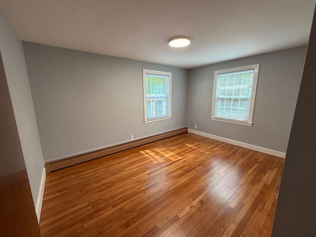 33 Highland St, Webster, MA 01570