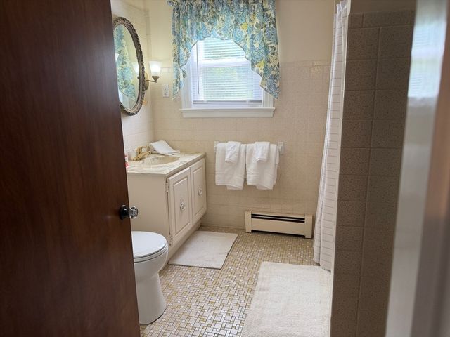 33 Highland St, Webster, MA 01570