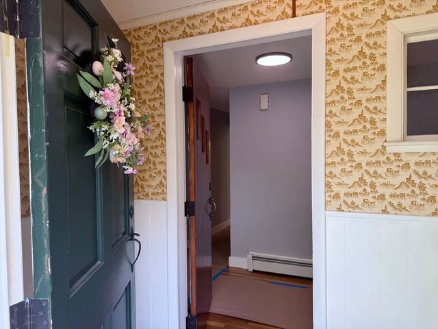 33 Highland St, Webster, MA 01570