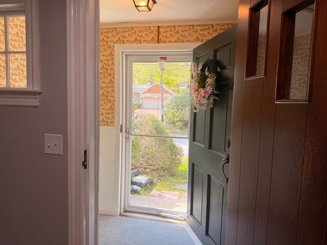33 Highland St, Webster, MA 01570