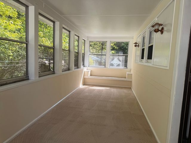 33 Highland St, Webster, MA 01570