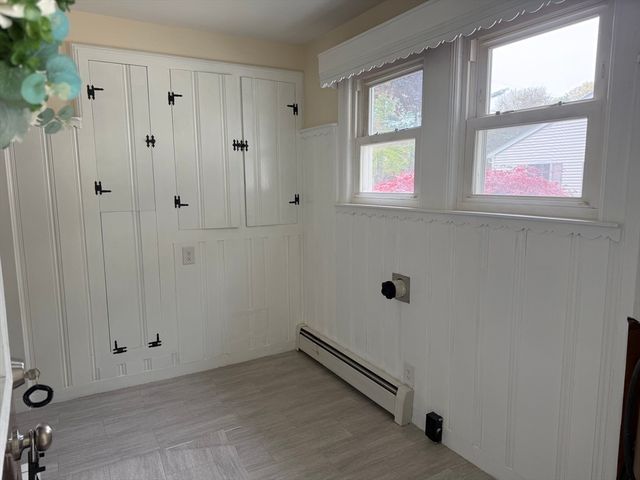 33 Highland St, Webster, MA 01570