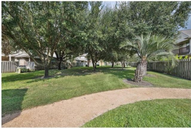 7531 S Linpar Court, Houston, TX 77040