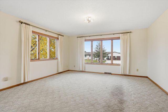 129 Meadowlark Lane SW, Melrose, MN 56352