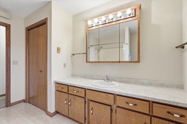 129 Meadowlark Lane SW, Melrose, MN 56352