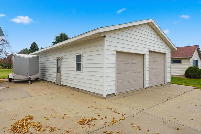 129 Meadowlark Lane SW, Melrose, MN 56352