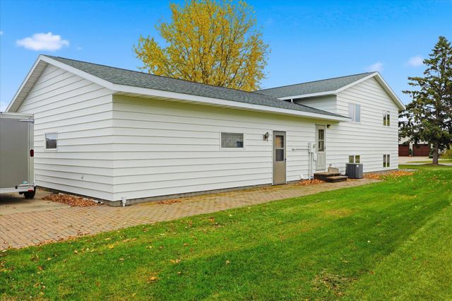 129 Meadowlark Lane SW, Melrose, MN 56352