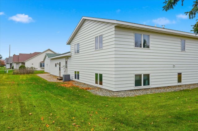 129 Meadowlark Lane SW, Melrose, MN 56352