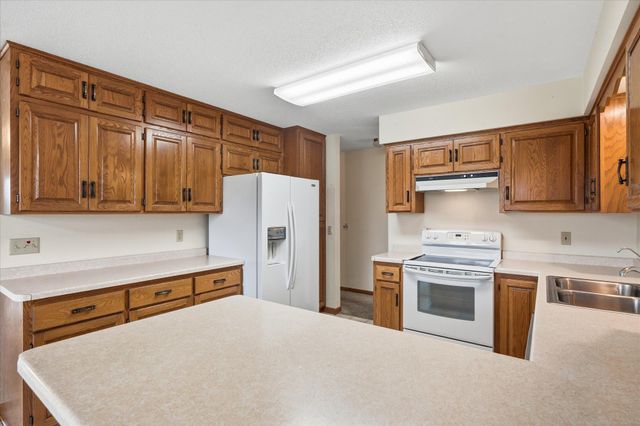 129 Meadowlark Lane SW, Melrose, MN 56352