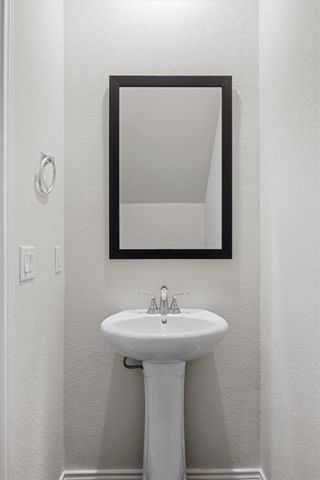 12811 Village Spun PLZ, Buda, TX 78610