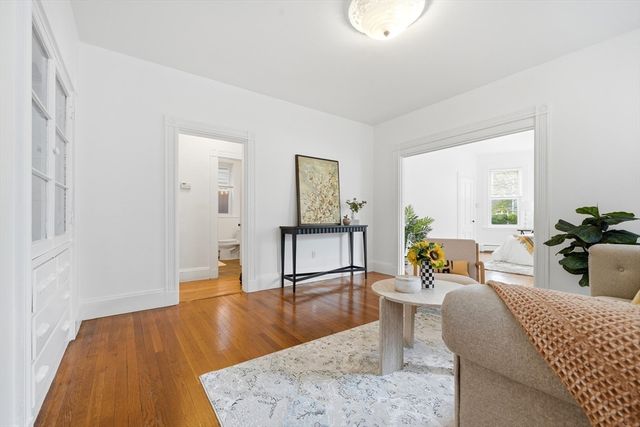166 Chestnut St 1, Brookline, MA 02445