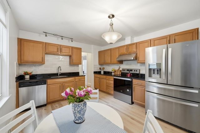 166 Chestnut St 1, Brookline, MA 02445