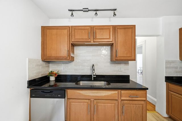 166 Chestnut St 1, Brookline, MA 02445