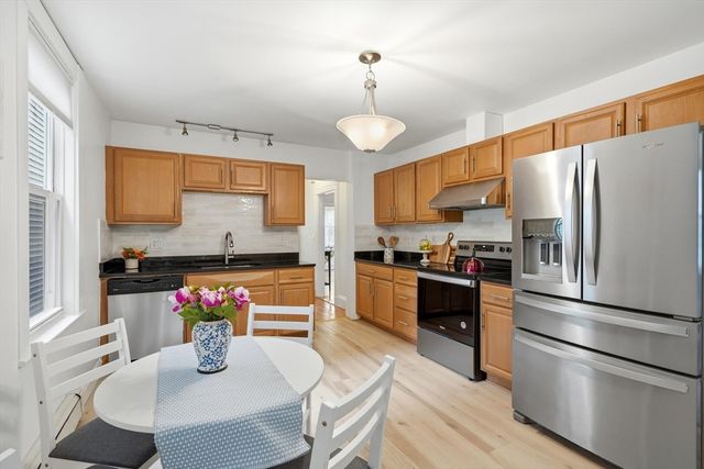 166 Chestnut St 1, Brookline, MA 02445