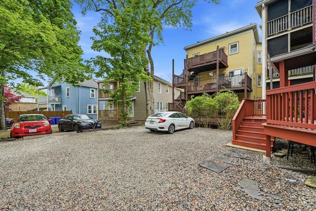 166 Chestnut St 1, Brookline, MA 02445