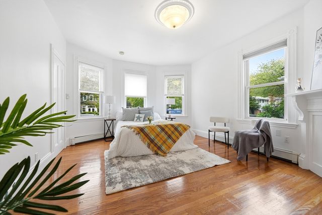 166 Chestnut St 1, Brookline, MA 02445