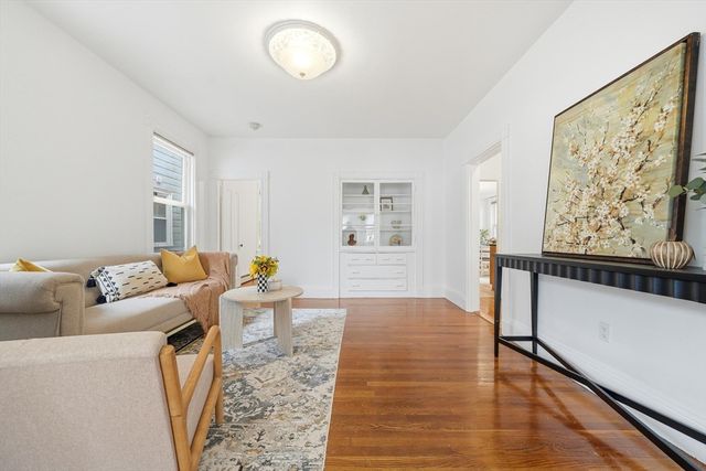 166 Chestnut St 1, Brookline, MA 02445