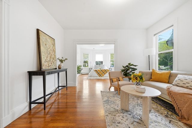 166 Chestnut St 1, Brookline, MA 02445
