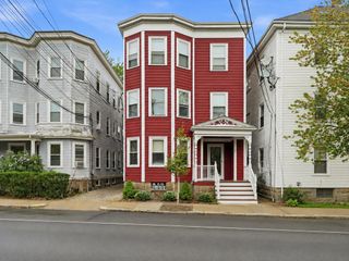 166 Chestnut St 1, Brookline, MA 02445