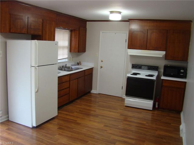 2206 Bywood Road, Greensboro, NC 27405