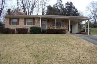 2206 Bywood Road, Greensboro, NC 27405