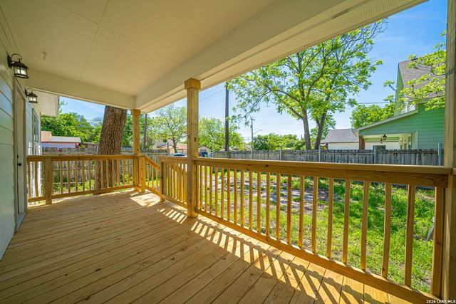 934 Sherman, San Antonio, TX 78202