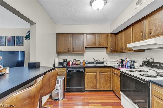 1689 Walnut Lane 5, Rocky River, OH 44116