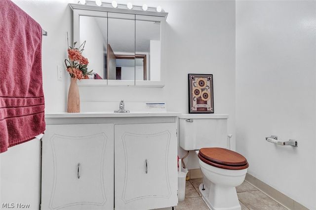 1689 Walnut Lane 5, Rocky River, OH 44116