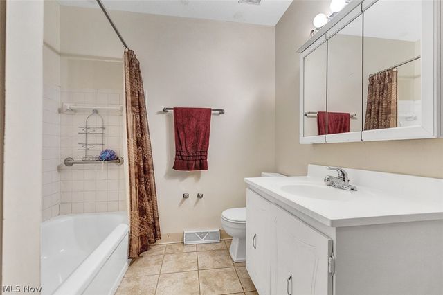 1689 Walnut Lane 5, Rocky River, OH 44116