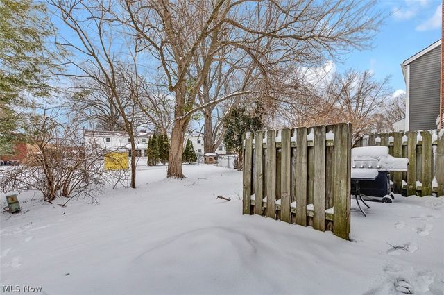 1689 Walnut Lane 5, Rocky River, OH 44116