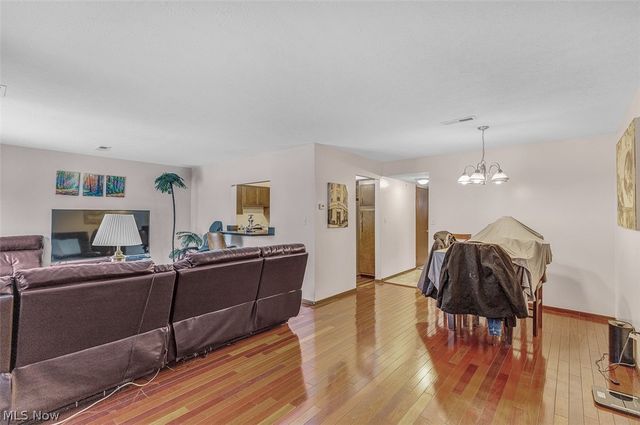 1689 Walnut Lane 5, Rocky River, OH 44116