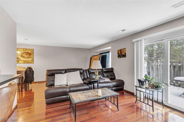 1689 Walnut Lane 5, Rocky River, OH 44116