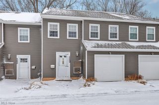 1689 Walnut Lane 5, Rocky River, OH 44116