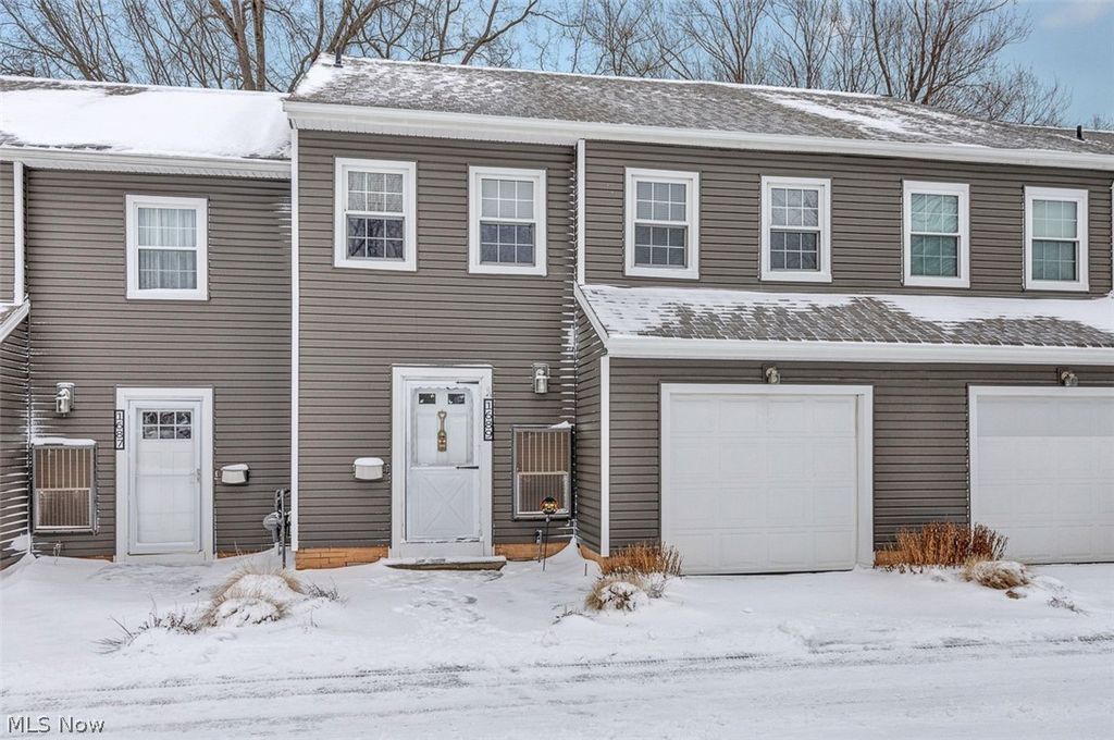 1689 Walnut Lane 5, Rocky River, OH 44116