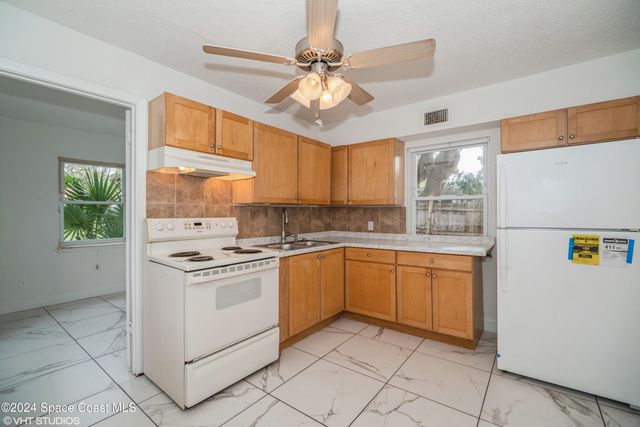 2154 Henry Street NE, Palm Bay, FL 32905