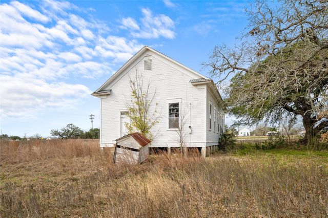 000 Third Street, Muldoon, TX 78949