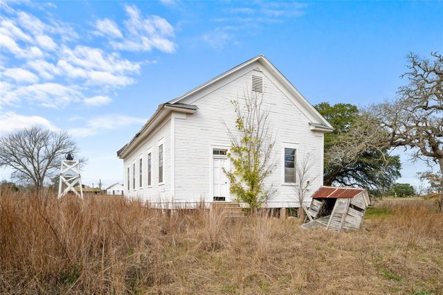 000 Third Street, Muldoon, TX 78949