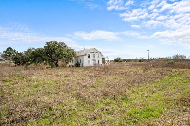 000 Third Street, Muldoon, TX 78949