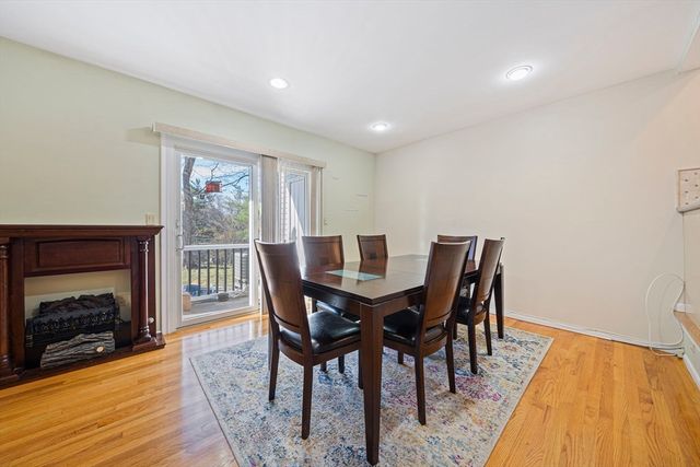 206 Tall Oaks Dr F, Weymouth, MA 02190