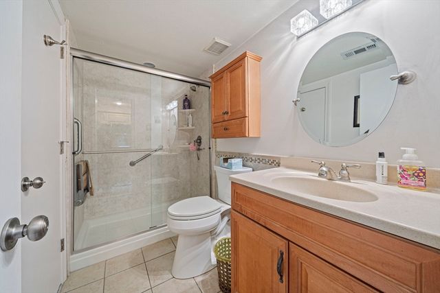 206 Tall Oaks Dr F, Weymouth, MA 02190